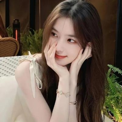 年轻女孩爱过来